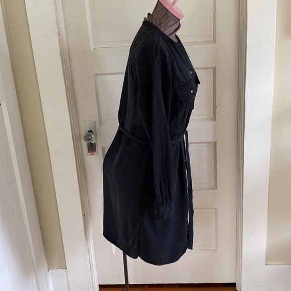 Banana Republic 8 - Picture 2 of 6